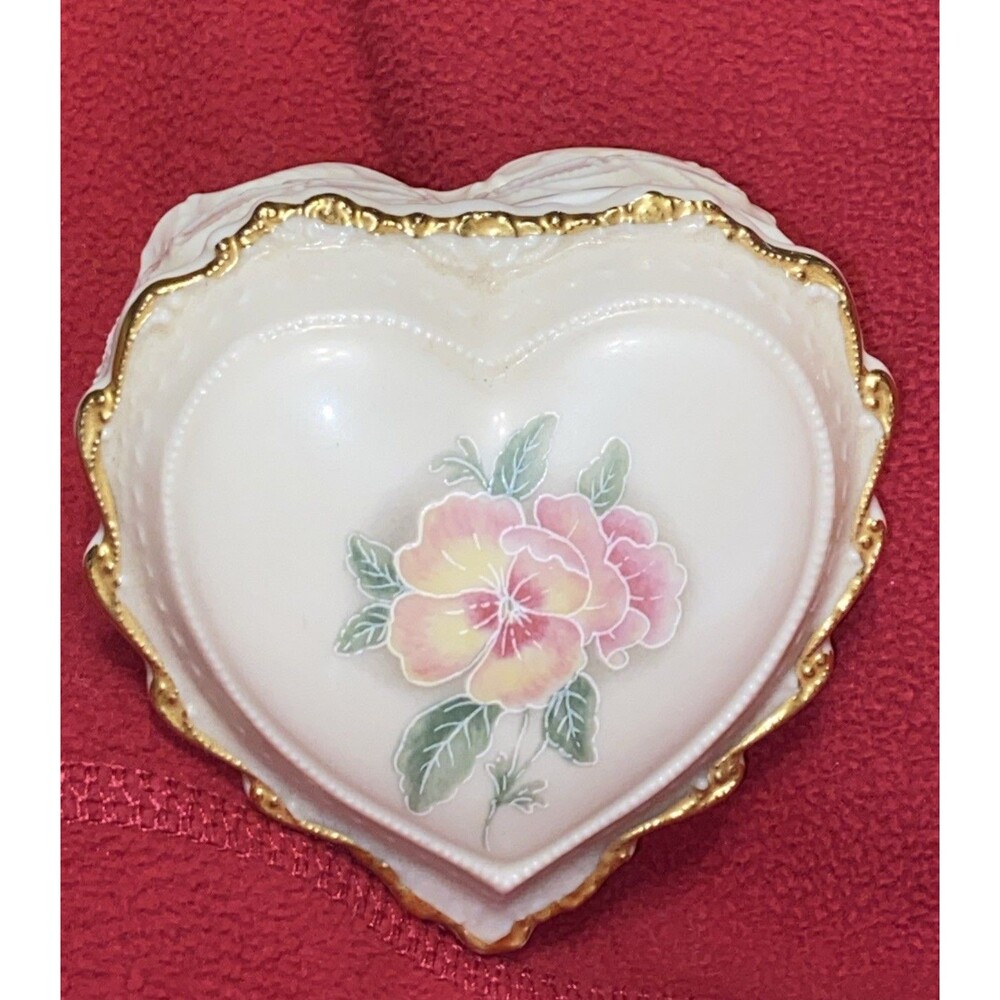 VTG Heritage House Celebration of Love Heart Trinket Music Box Love Me Tender